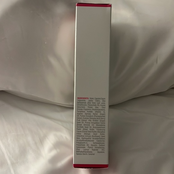 Never opened Self Tanning Body Lotion - Picture 3 of 4